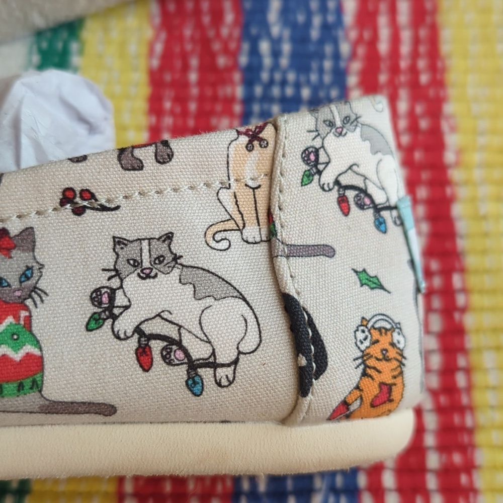 Tom's Holiday Christmas cat print shoes women's size 7.5 - Picture 7 of 12